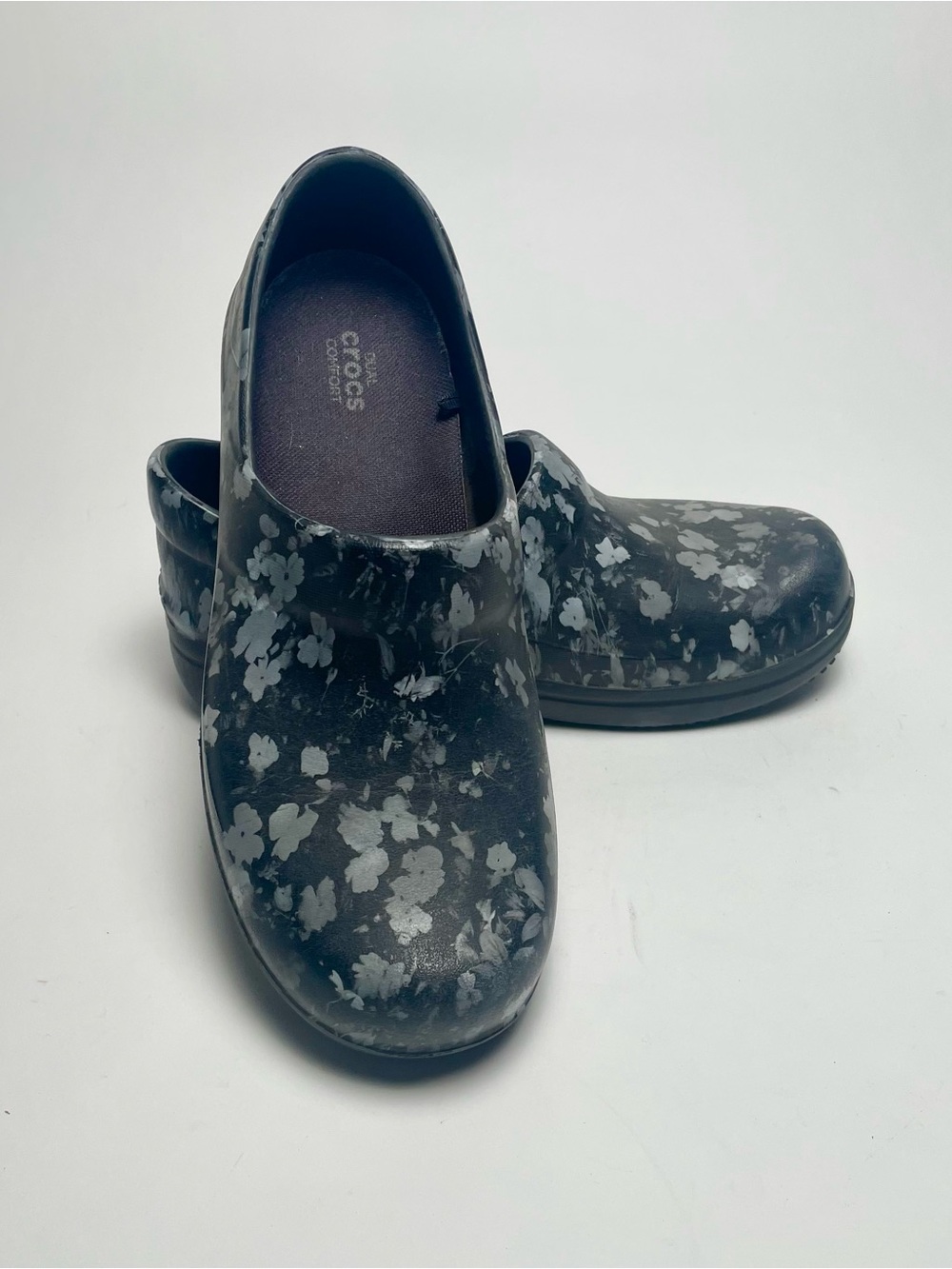 Crocs Neria Pro II Work Clogs Women's 9 Black Floral Slip Resistant Dual Comfort